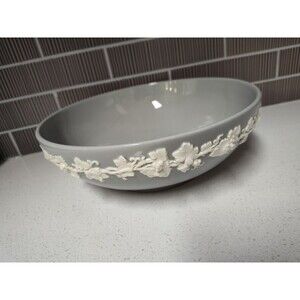 Wedgwood Etruria Queensware Plain Edge Grey Gray & Cream 9 3/4" Serving Bowl